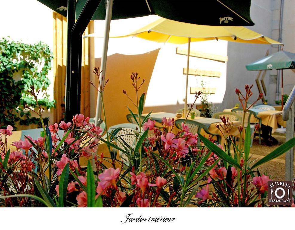 Logis Hôtel Restaurant La Boule d'Or Chinon Exterior foto